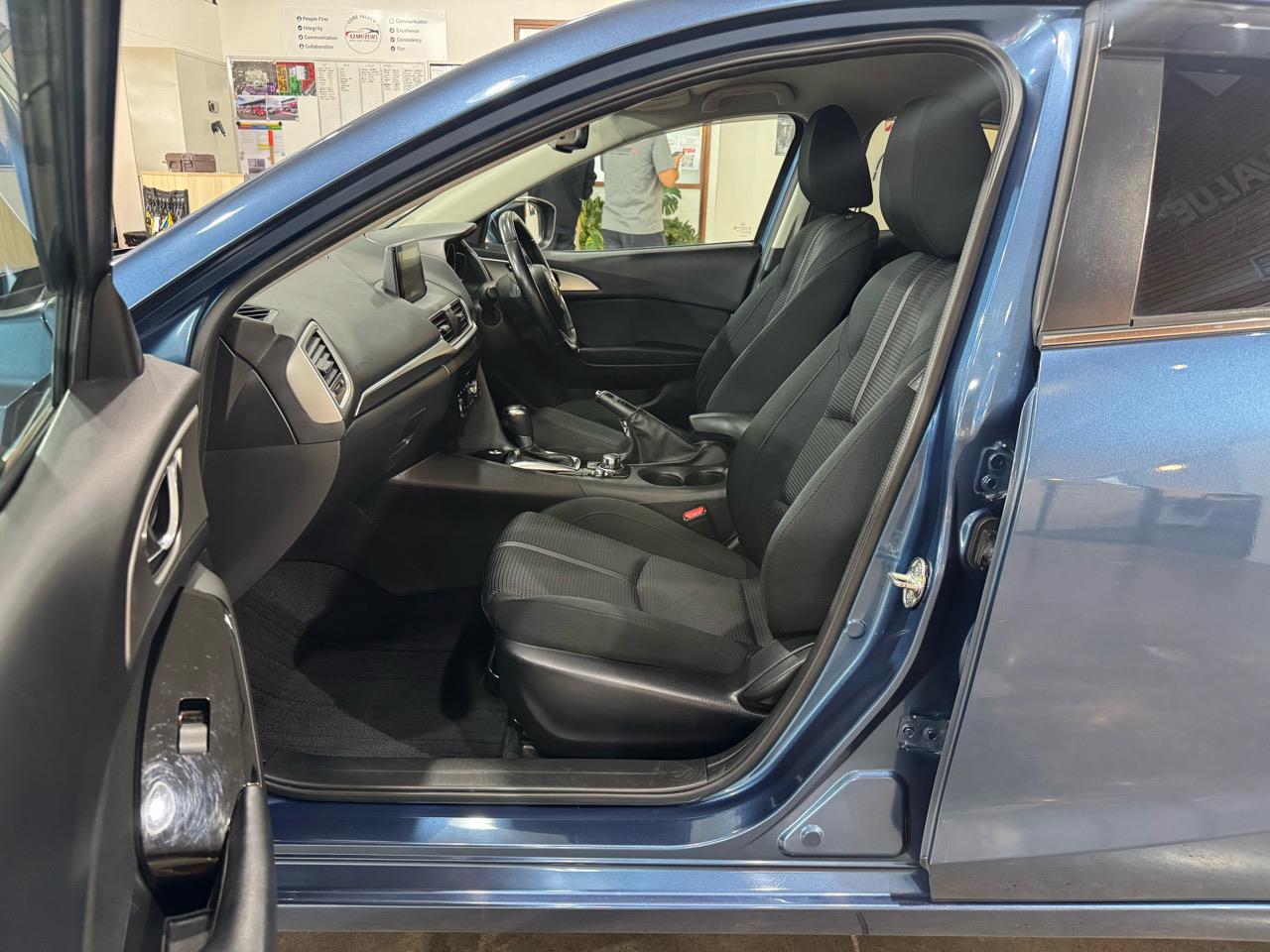 2017 Mazda Axela