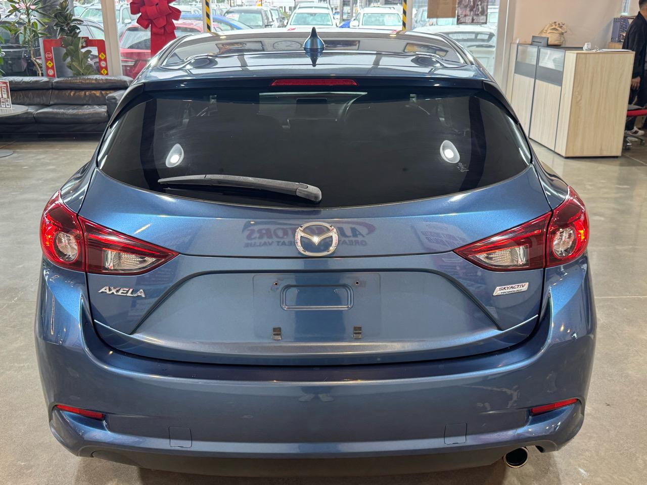 2017 Mazda Axela