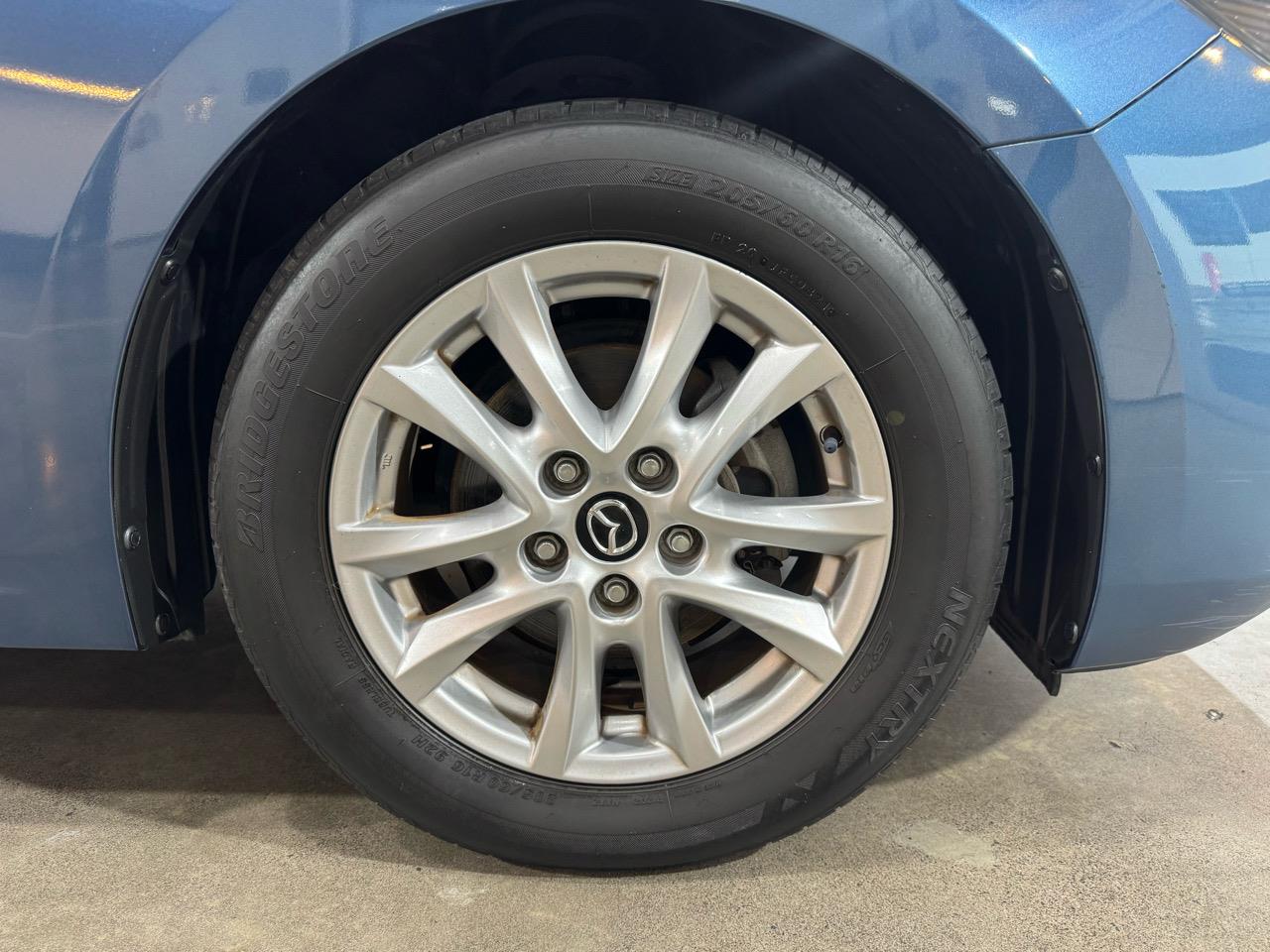 2017 Mazda Axela