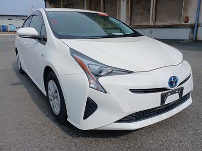 2019 Toyota Prius - Thumbnail