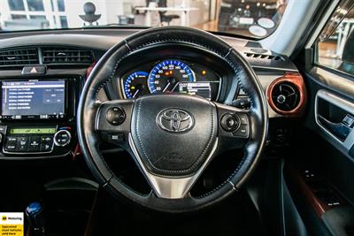 2015 Toyota Corolla - Thumbnail