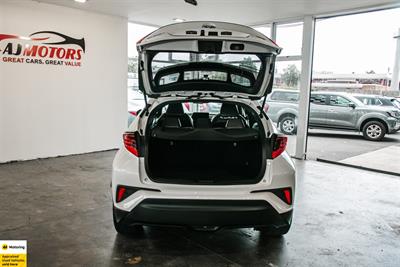 2020 Toyota C-HR - Thumbnail