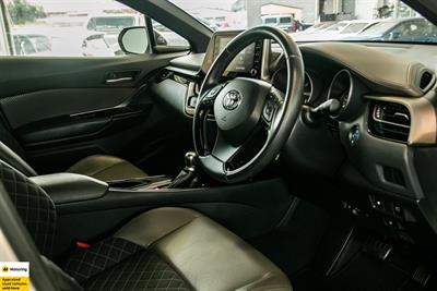 2020 Toyota C-HR - Thumbnail