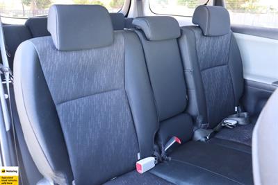 2010 Toyota Wish - Thumbnail