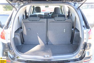 2010 Toyota Wish - Thumbnail