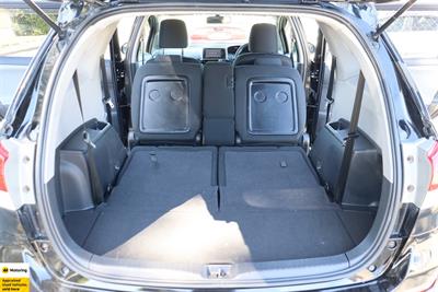 2010 Toyota Wish - Thumbnail