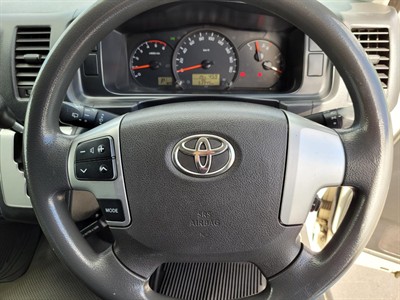 2018 Toyota Hiace - Thumbnail