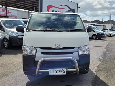 2018 Toyota Hiace - Thumbnail