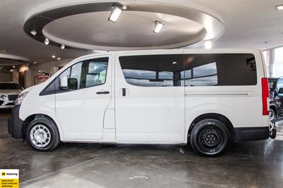2020 Toyota Hiace - Thumbnail