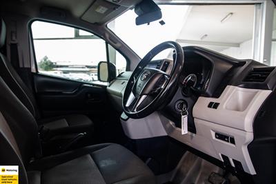 2020 Toyota Hiace - Thumbnail