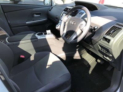 2013 Toyota Prius - Thumbnail