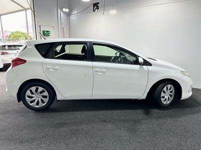 2015 Toyota Corolla - Thumbnail