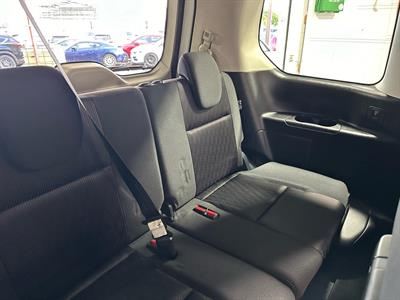 2016 Nissan Serena - Thumbnail