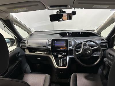 2016 Nissan Serena - Thumbnail