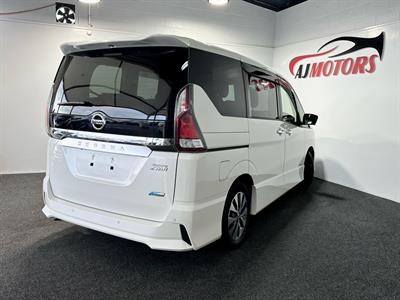 2016 Nissan Serena - Thumbnail