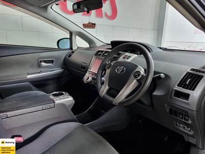 2013 Toyota Prius - Thumbnail