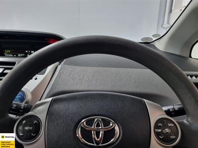 2013 Toyota Prius - Thumbnail