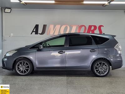 2013 Toyota Prius - Thumbnail