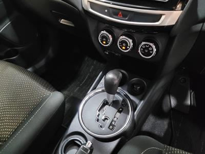2016 Mitsubishi RVR - Thumbnail