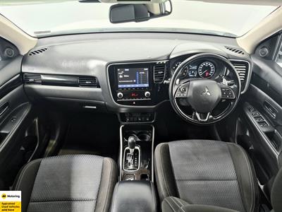 2021 Mitsubishi Outlander - Thumbnail