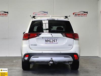 2021 Mitsubishi Outlander - Thumbnail