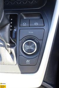 2021 Toyota RAV4 - Thumbnail