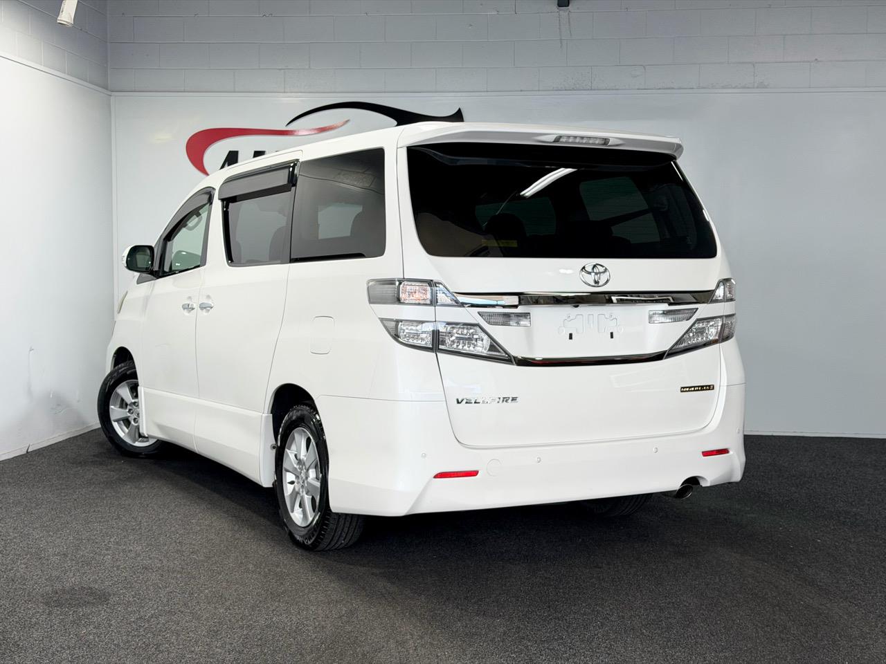 2014 Toyota Vellfire