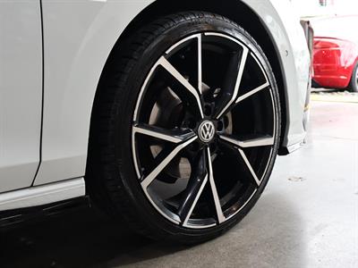 2021 Volkswagen Golf - Thumbnail