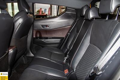 2019 Toyota C-HR - Thumbnail