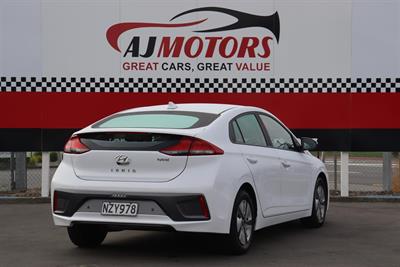 2022 Hyundai IONIQ - Thumbnail