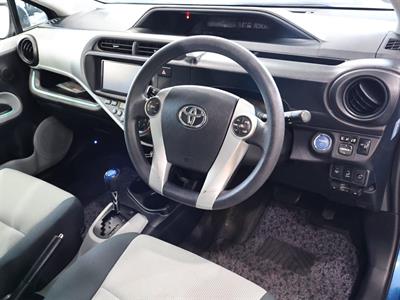 2012 Toyota Aqua - Thumbnail