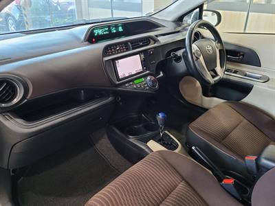 2013 Toyota Aqua - Thumbnail