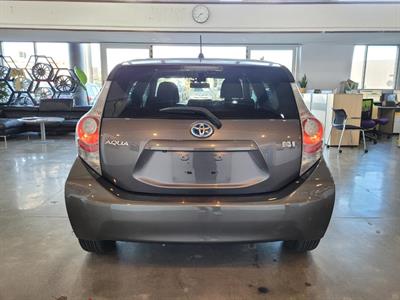 2013 Toyota Aqua - Thumbnail