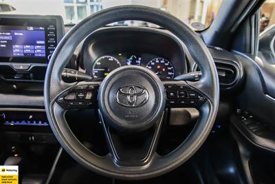 2021 Toyota Yaris - Thumbnail