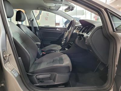 2019 Volkswagen Golf - Thumbnail