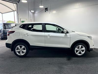 2021 Nissan Qashqai - Thumbnail
