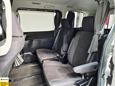 2014 Toyota Voxy - Thumbnail