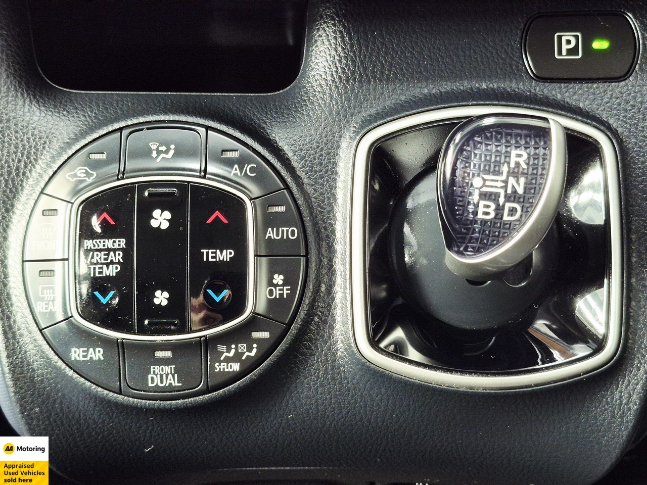 2014 Toyota Voxy