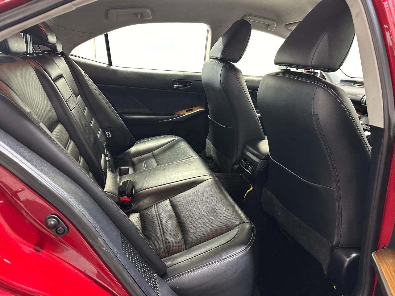 2013 Lexus IS300h