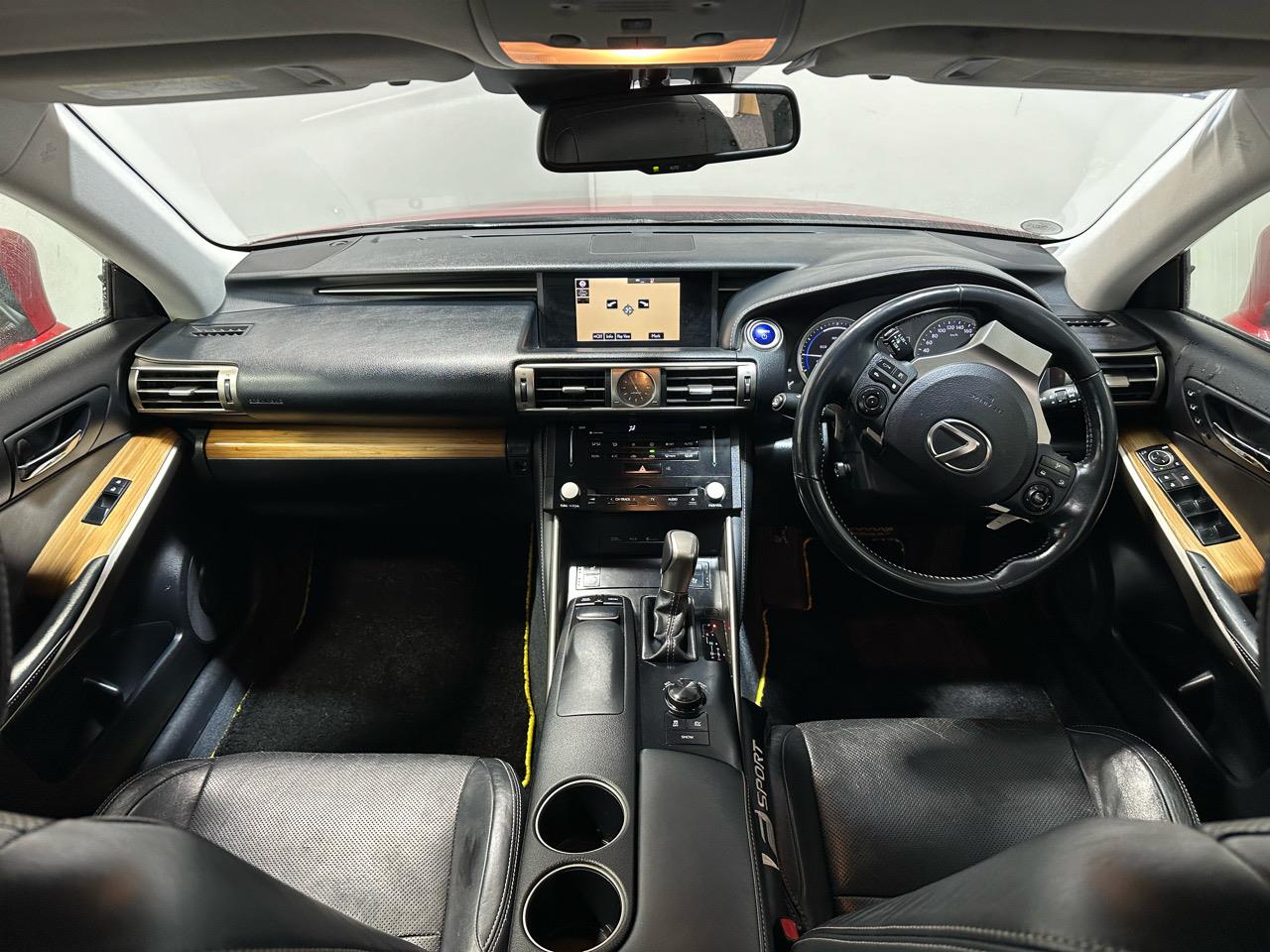 2013 Lexus IS300h