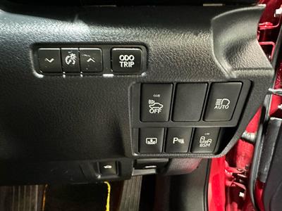 2013 Lexus IS300h - Thumbnail