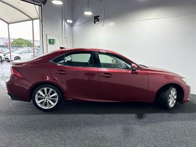 2013 Lexus IS300h - Thumbnail