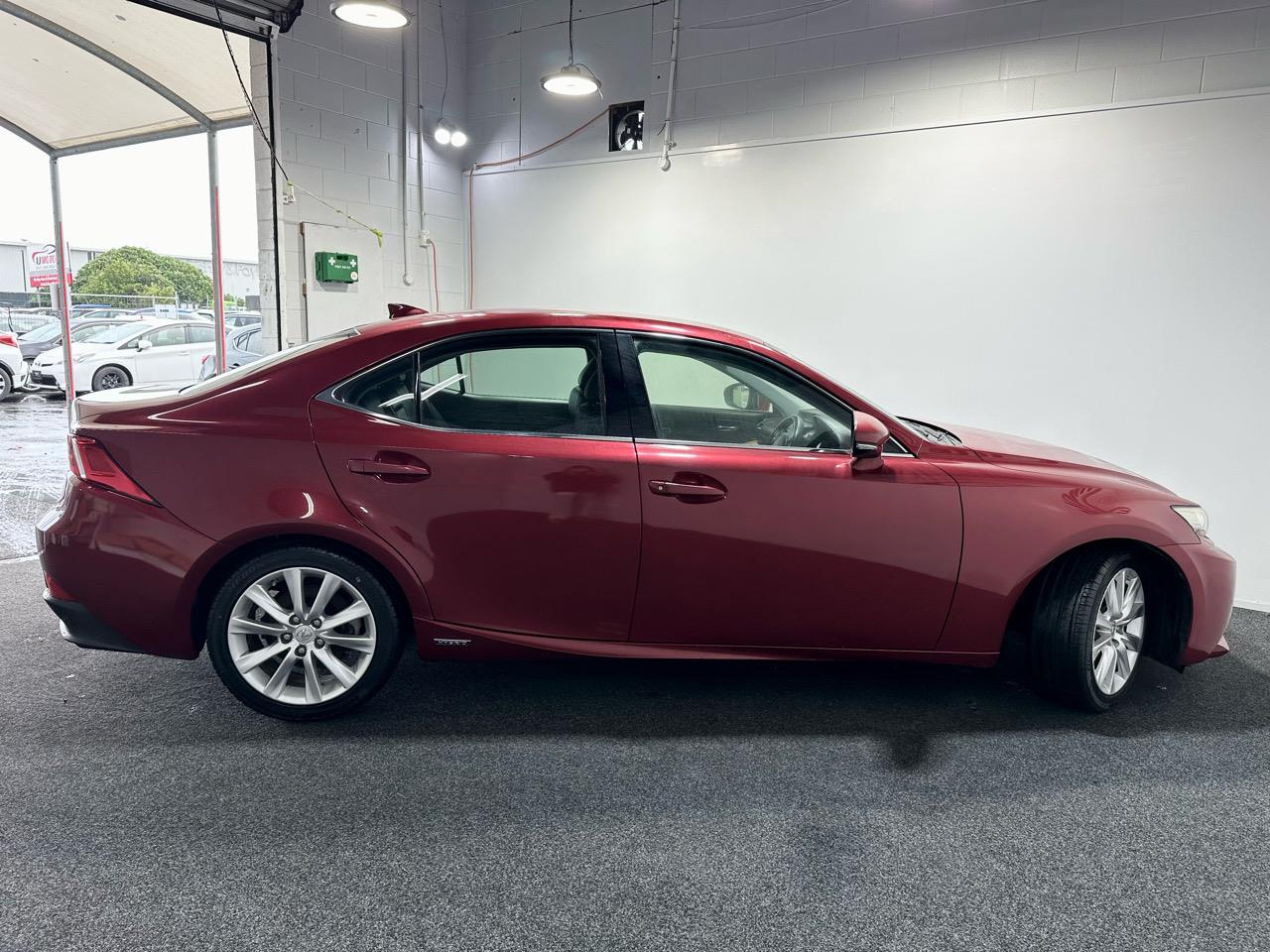 2013 Lexus IS300h