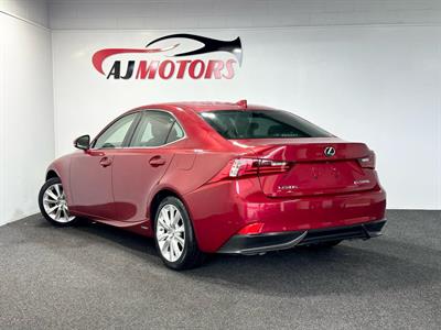 2013 Lexus IS300h - Thumbnail