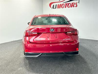 2013 Lexus IS300h - Thumbnail