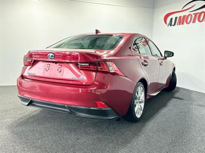 2013 Lexus IS300h - Thumbnail