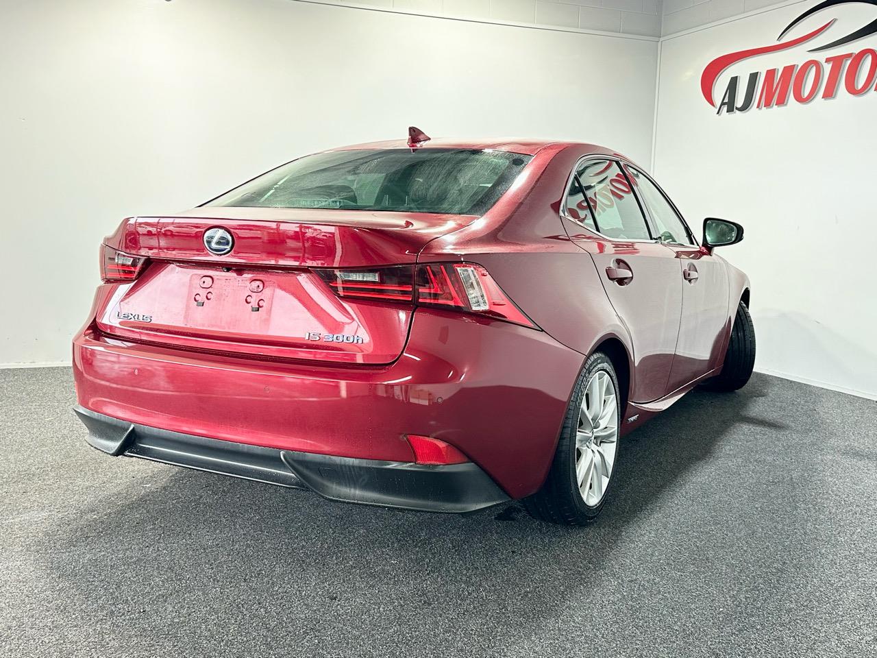 2013 Lexus IS300h