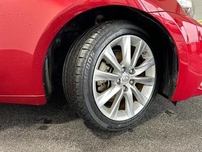 2013 Lexus IS300h - Thumbnail