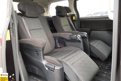 2012 Toyota Vellfire - Thumbnail