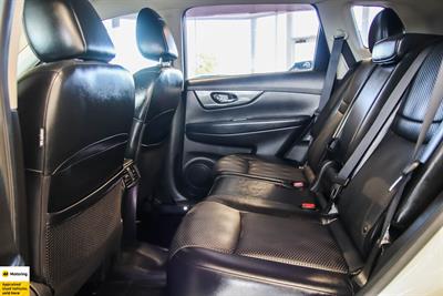 2015 Nissan X-Trail - Thumbnail
